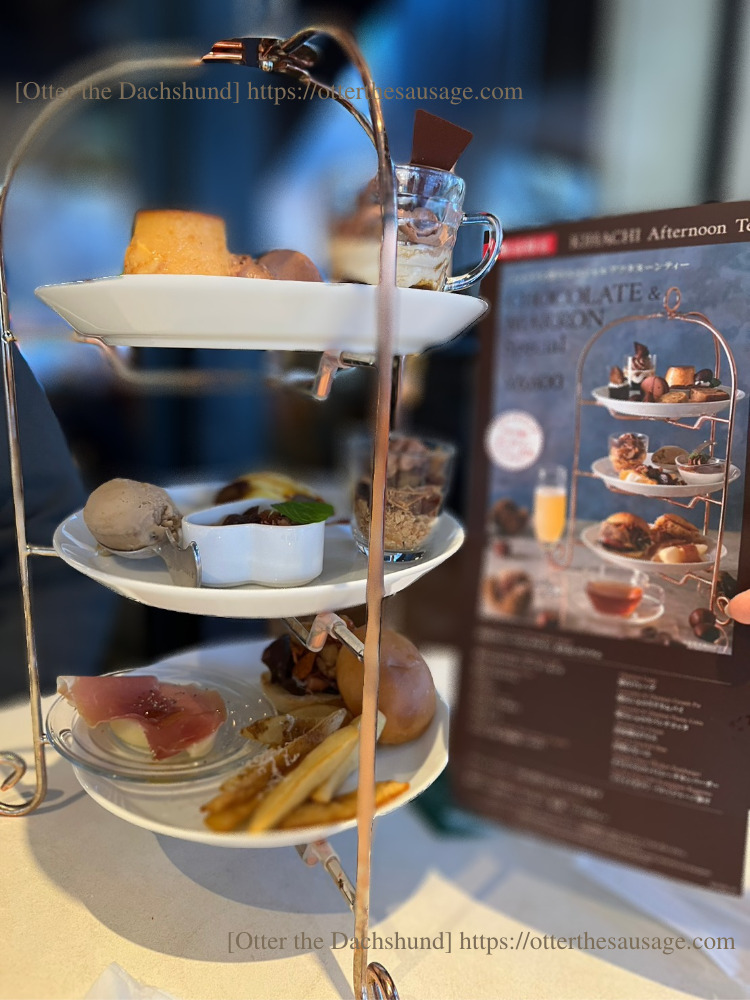 photo_【東京】キハチ 青山本店-ネットで予約できる！犬連れで優雅なアフタヌーンティー_オッターはダックスフンド_アフターヌーンティー_CHOCOLATE ＆ MARRON Special
